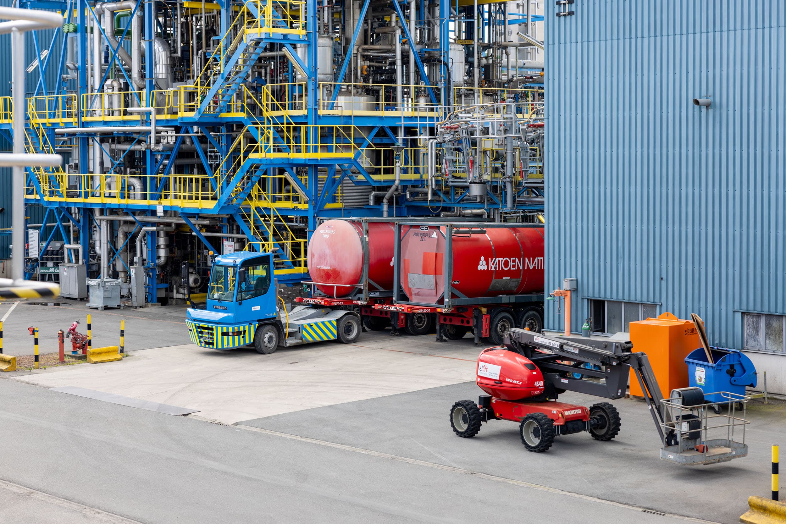 Loading<br/>Equipment